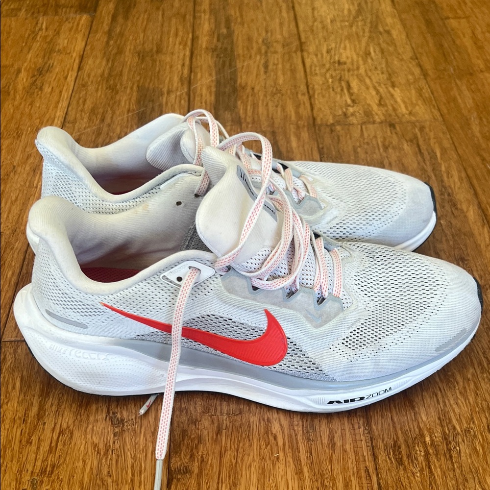 Nike AirZoom White Running Sneakers with Red Swoosh